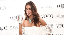 Alessandra Ambrosio zeigt ihre tolle Figur bei der VOCO Pool Party