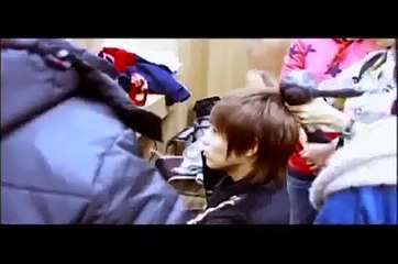 kyuhyun changing his cloth!!![cute~~~]