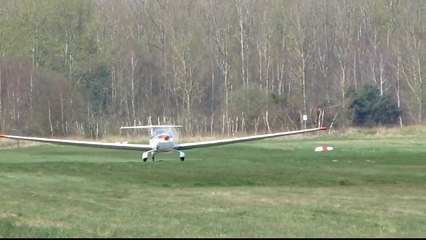 Güstrower Motorsegler Dimona H36 extremer Überflug