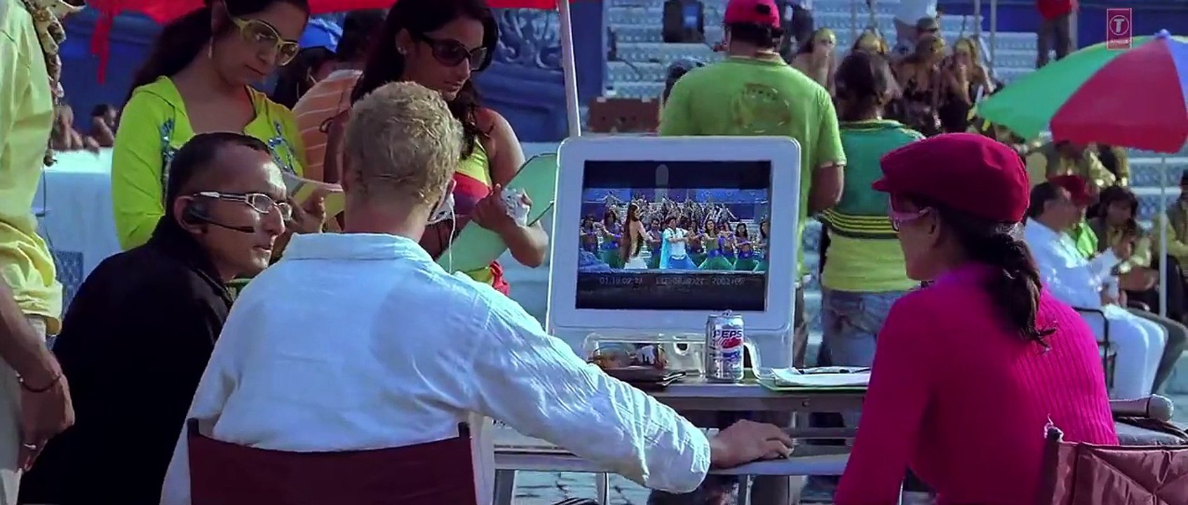 marjaani-full-video-song-billu-shahrukh-khan-kareena-kapoor