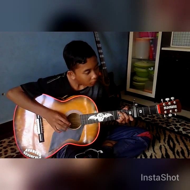 Safiqri fingerstyle (goyang dumang)