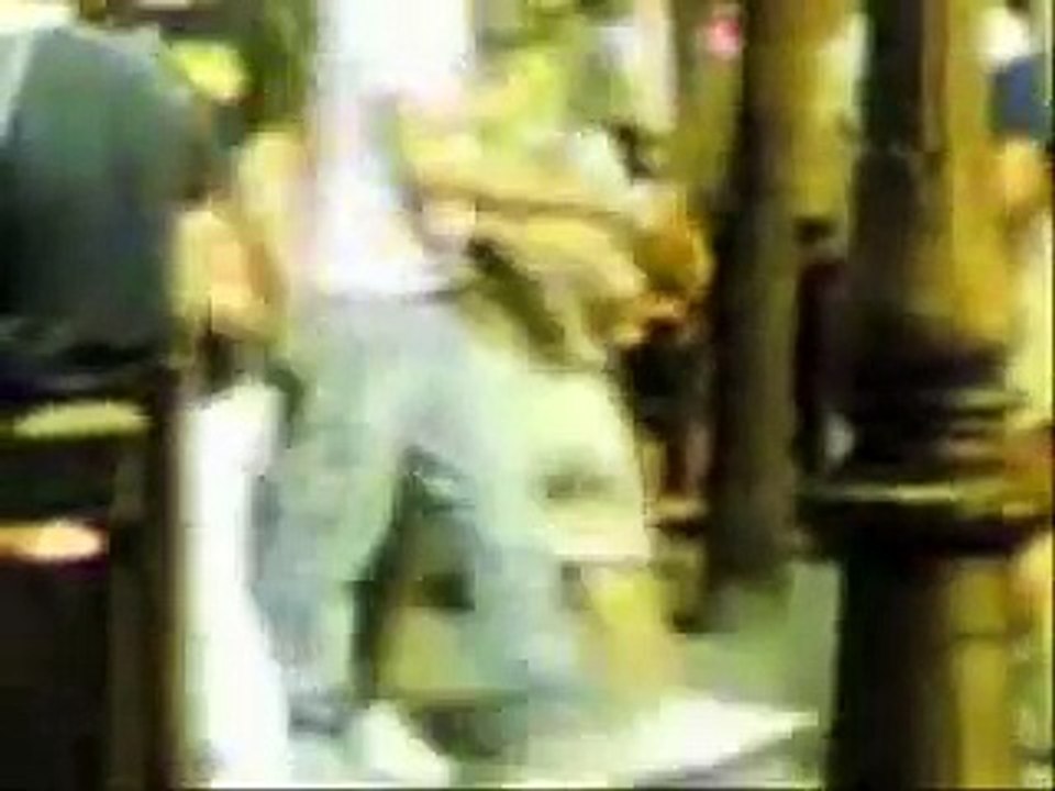 Jhon Travolta di Angri ci insegna il vero Ballo Del CAVALLO