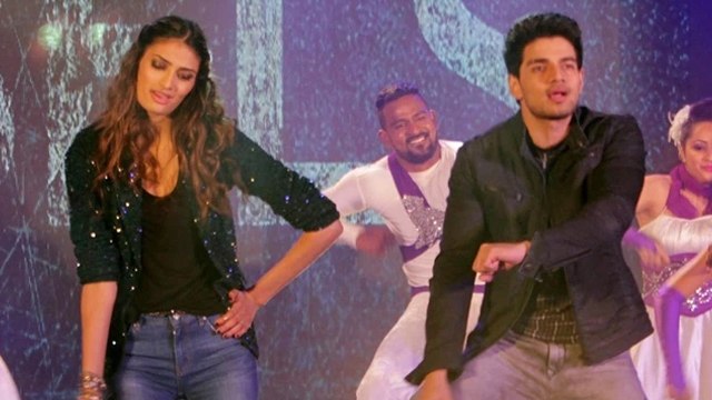 Sooraj Pancholi, Athiya Shetty LIVE Performance | Hero Music CONCERT