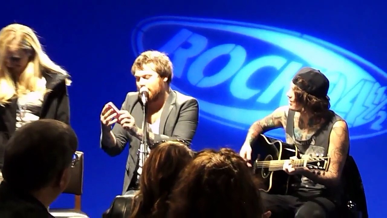 Asking Alexandria - ''Someone, Somewhere'', acoustic, Spokane, WA.