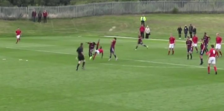 Le fantastique retourné acrobatique de Virgil Gomis