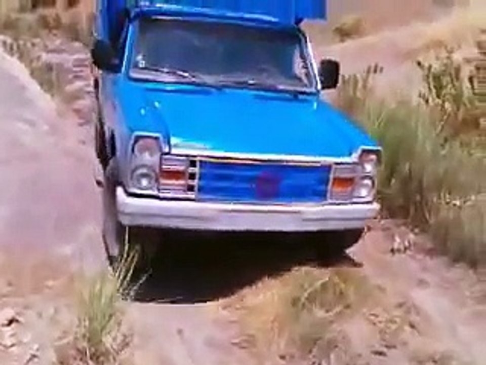 جنور بيك اب قديم يصعد الجبال ويهبط  v   junior nissan