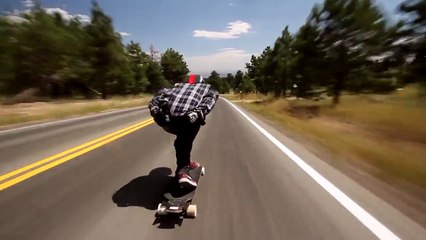 La descente impressionnante de Zak Maytum en longboard
