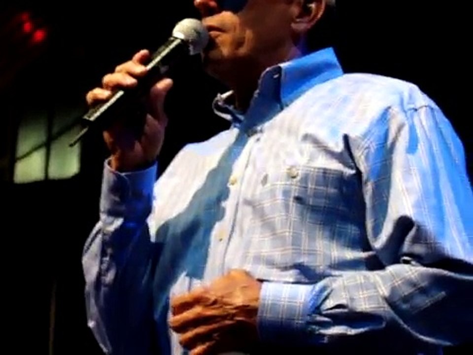 George Strait sings Troubador