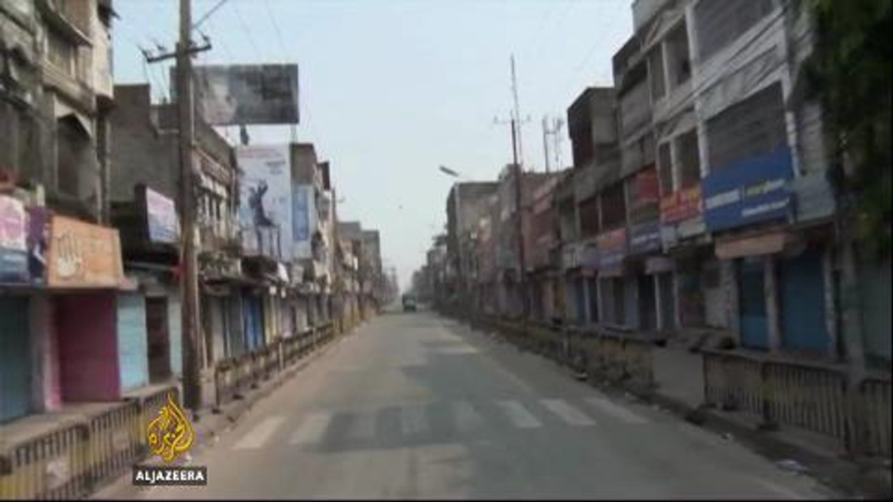 Nepal protests continue over draft constitution