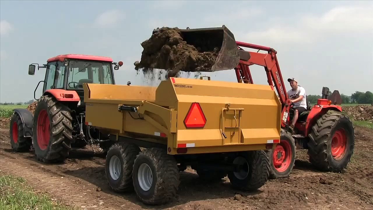 8 ton farm dump trailer from Berkelmans Welding and Custom Manufacturing Inc.