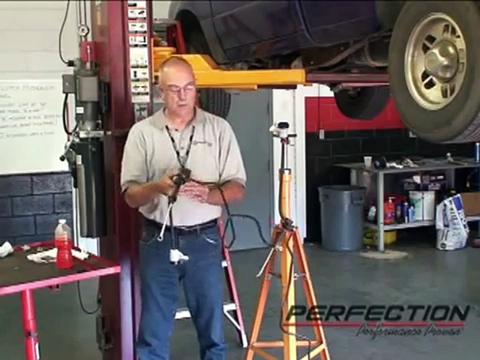 Ford Ranger & Mazda B-Series Pickup Clutch Hydraulic Release System Bleeding Procedure Part 2