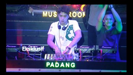 Kejutan Ultah Al Ghazali di Padang - Silet 07 September 2015