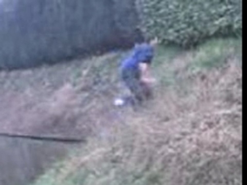 mon potes se casse la gueule