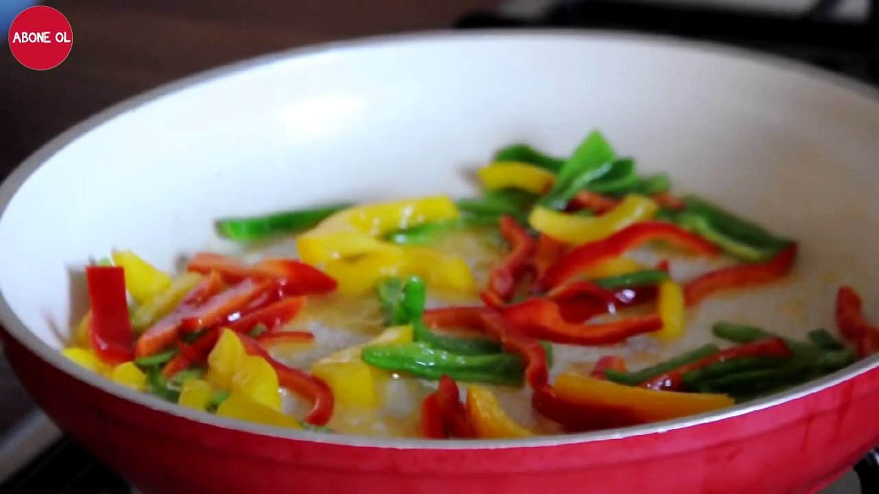 Biberli Mantarlı Omlet | Sebzeli Yumurta Tarifi