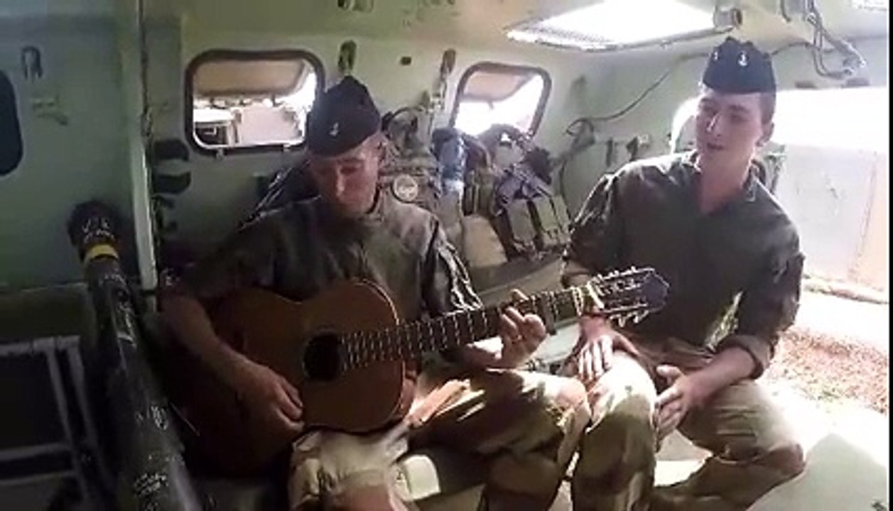 VIDEO. Mali la complainte chantée par deux soldats français