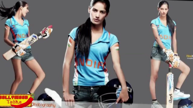 Poonam Pandey And Sunny Leone Again Go Nude For Publicity Stunt | WORLD CUP 2015