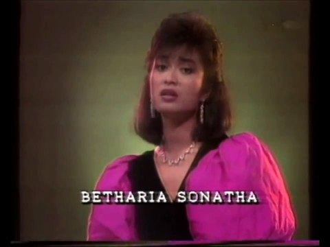Betharia Sonatha - Hati Yang Luka (Video Versi 1) - [Original Video Clip]