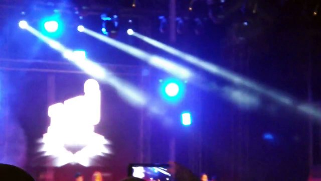 Demi Lovato - Cool For The Summer - NRJ Music Tour St. Quentin, 05.09.2015