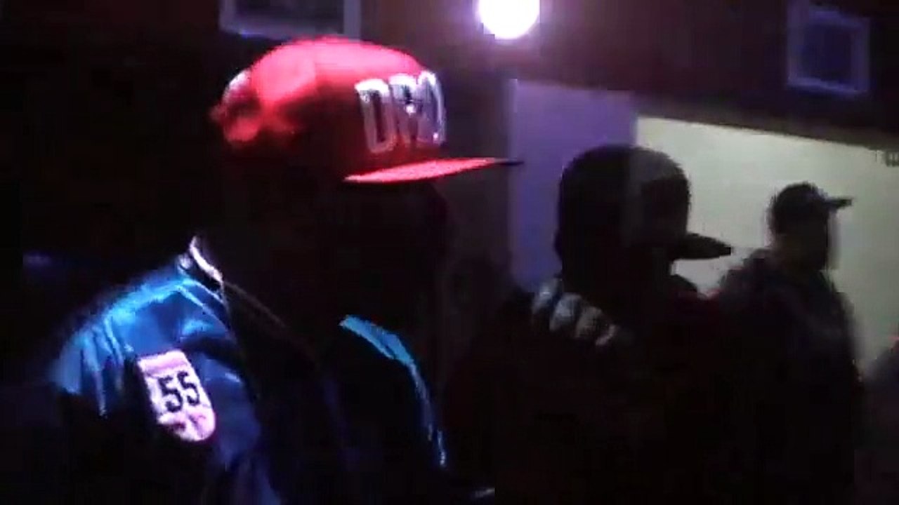 Do morro pro asfalto com a música .q, q, q,..acont