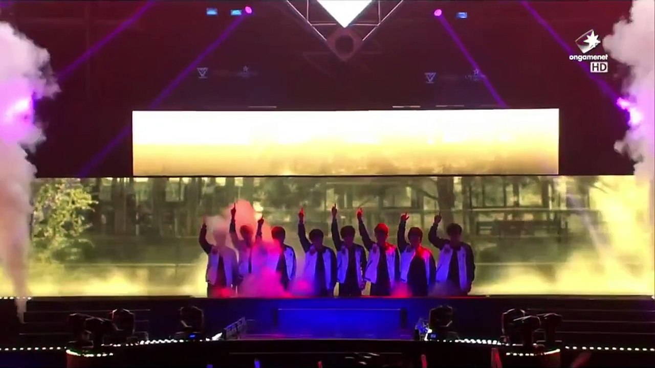 [LCK FINALS] SKT T1 entrance