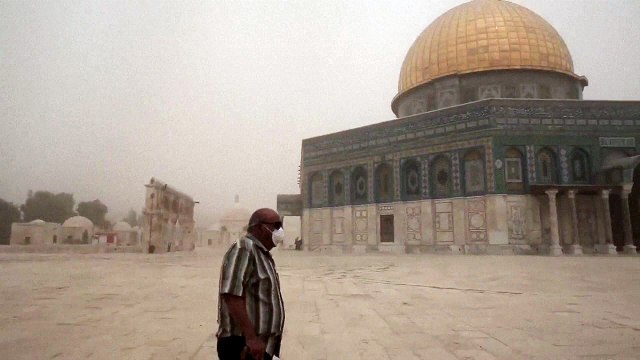 Une tempête de sable frappe le Proche-Orient