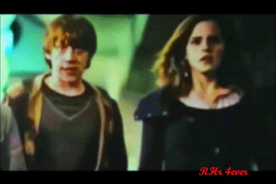 Ron and Hermione in Deathly Hallows