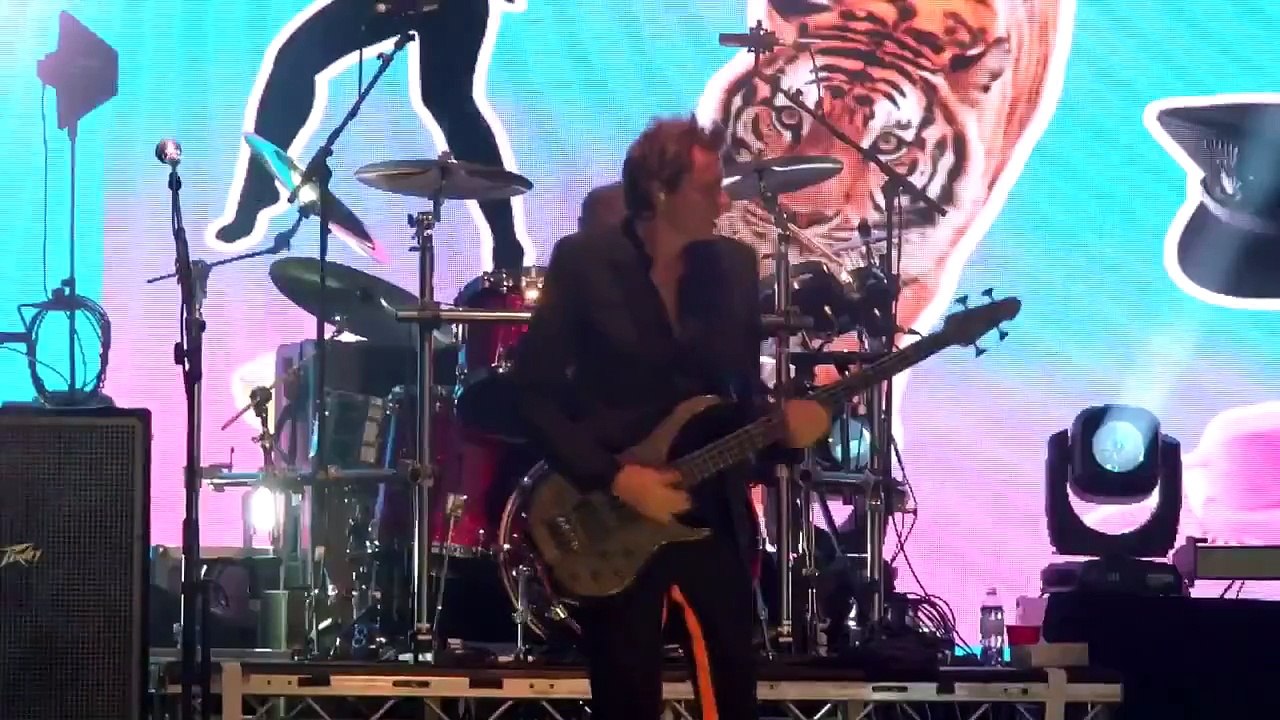 Duran Duran - Pressure Off (Video Montage)