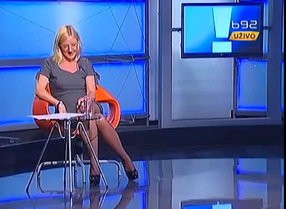 Histerična Olja Bećković - "Što dva, što dva, što dva...?"