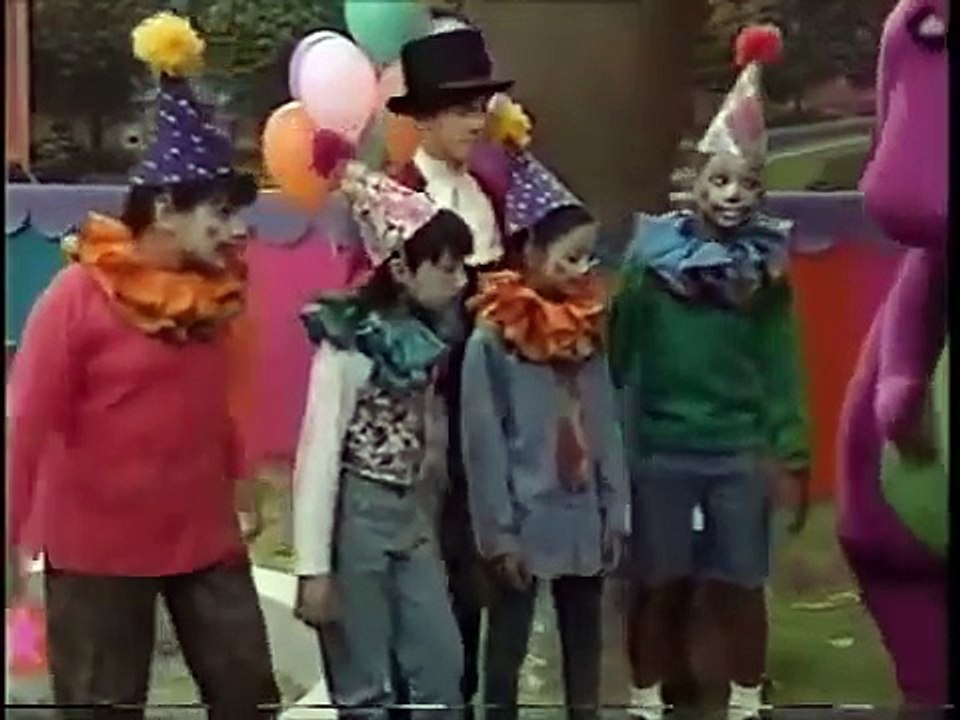 Wiggle In My Toe  Barney the dinosaur Friends The Exercise Circus