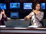 Pakistani news Anchor behind the Camera-very funny