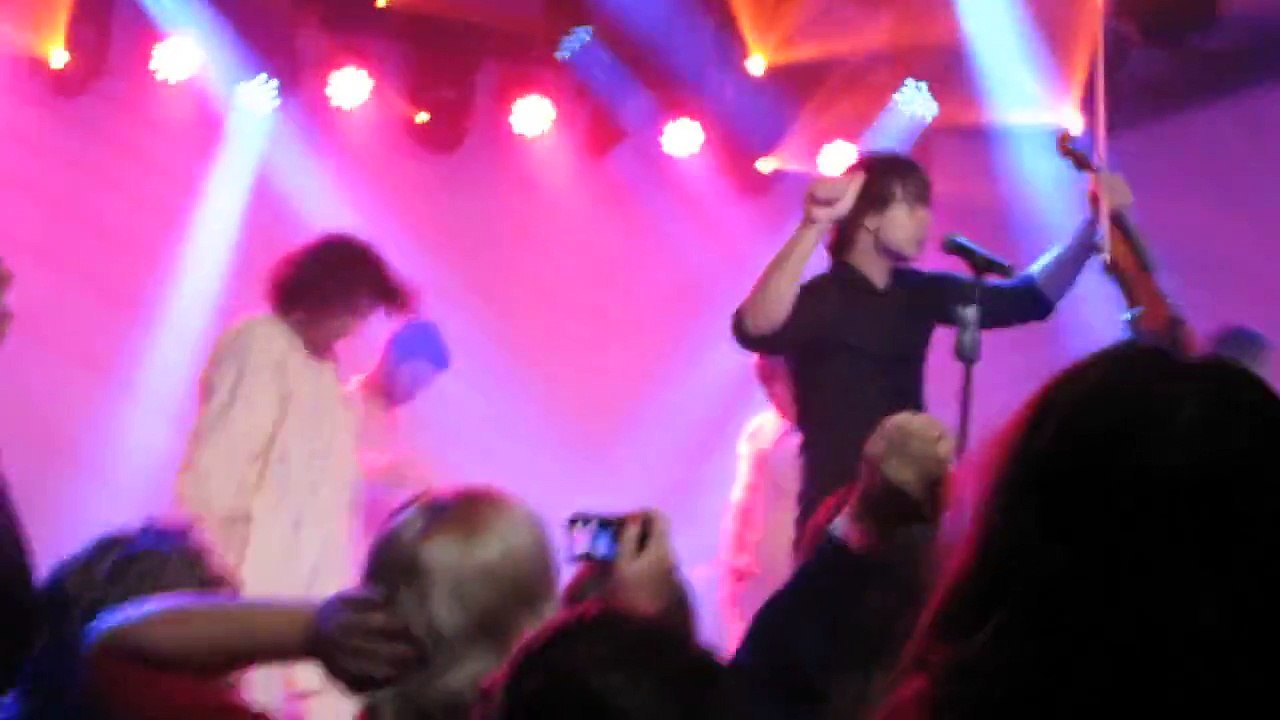 Alexander Rybak "Dostala" (Leave me alone in Russian). Kiev, club Tolstoy. 31.10.12