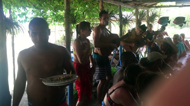 Concert improvisés stagiaires francais sortie plage à Berraco