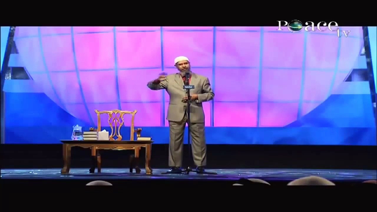 Christian accepts Islam after posing a question to Dr. Zakir Naik