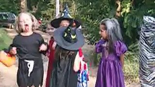 Trick or treating - Witches