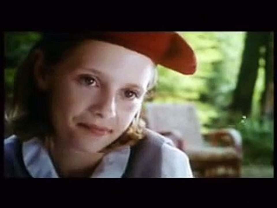 Mischa Barton in lawn dogs trailer