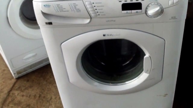 A SecondHand Hotpoint Ultima 7kg Family Load 1400 Spin WT741 Washing Machine