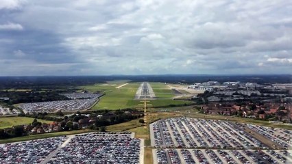 Ryanair 737 cockpit landing Manchester from Faro