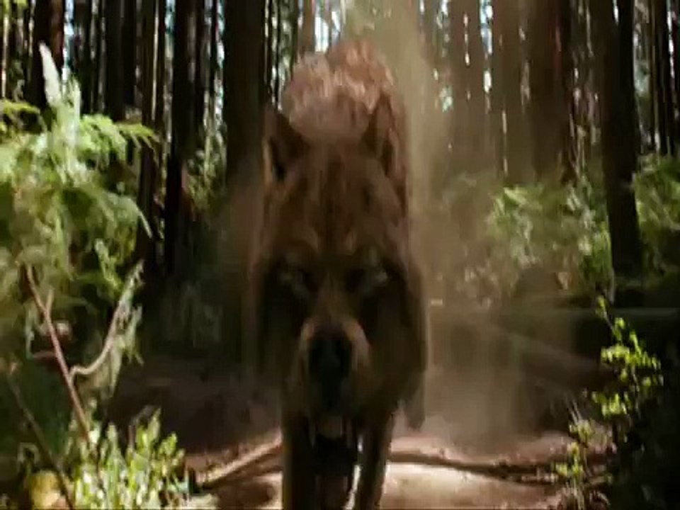 The Twilight Saga: New Moon - Victoria chased by wolves scene