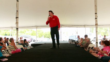 Lee Corbett sings 'In The Ghetto' Elvis Week 2015