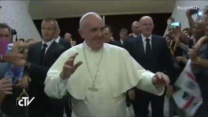 No selfie sticks  or toy guns allowed during Pope's visit