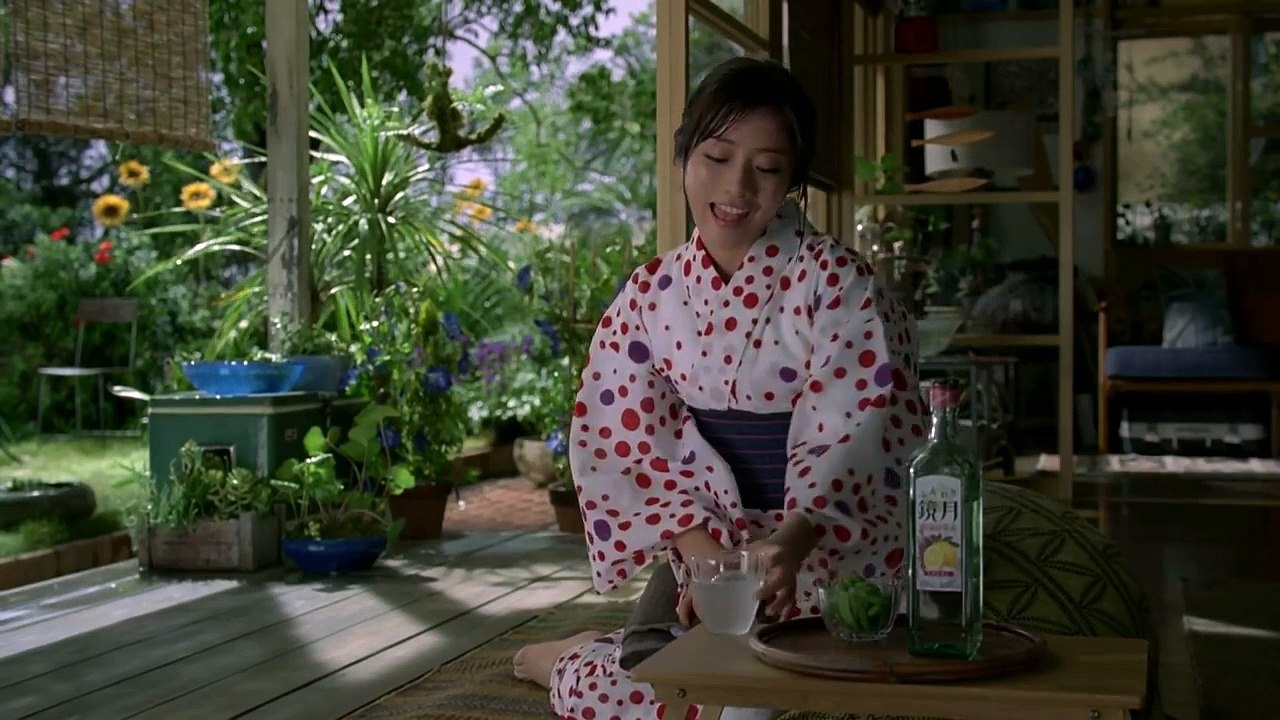 ふんわり鏡月 『夏・夕立あがって』篇 30秒 石原さとみ サントリー CM