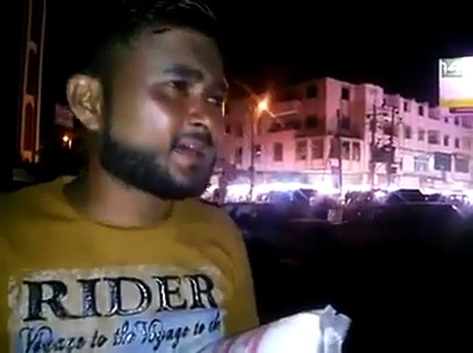 WOW this Pakistani street guy sang the song better than the original MUST WATCH