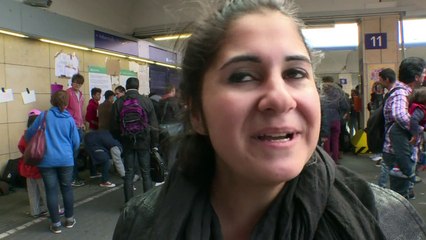 Migrants transit through Vienna heading to Germany