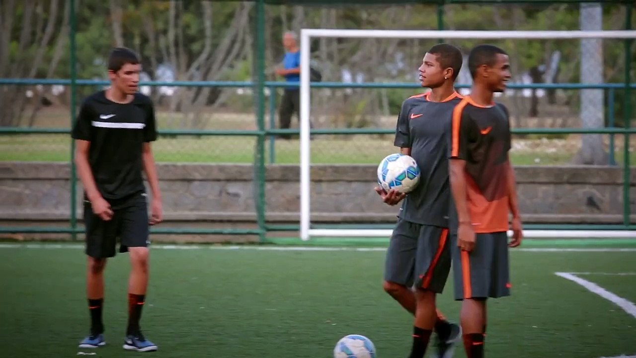 Desafio-10R:-Ronaldinho-GaA?cho-Dominando-Sua-