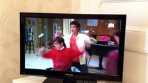 A scene from Glee in French!  Kissing booth, Michael Jackson's PYT & a girl fight