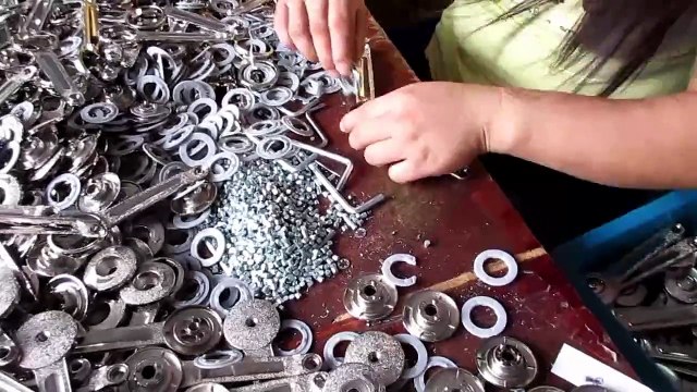 China Sourcing and Import Purchasing Agent: Cabinet Support Positionable by Friction / Production 2