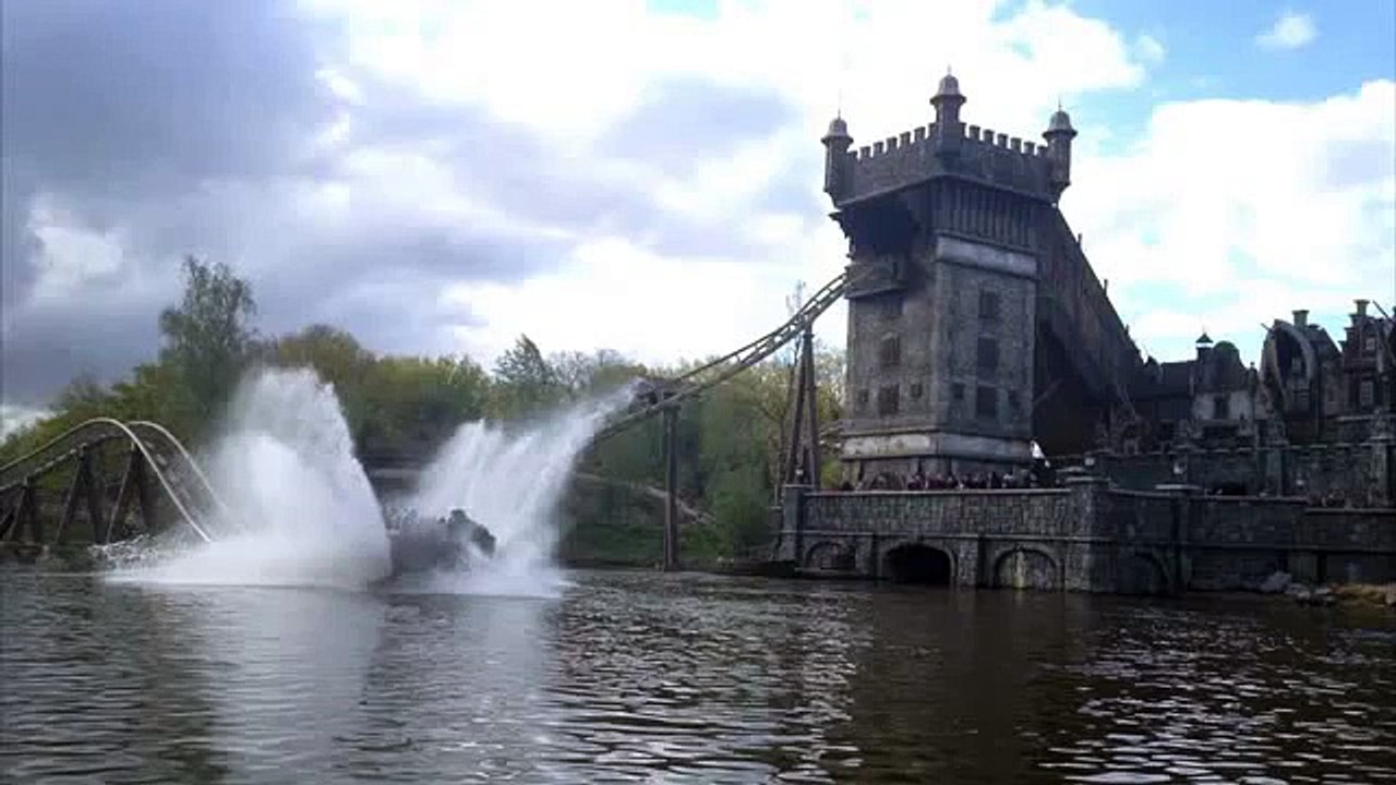 Efteling - De Vliegende Hollander - Aanvaring Toren.mp4