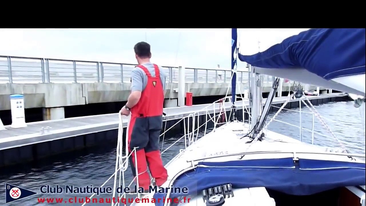Manoeuvres de port : Accostage d'un voilier à un ponton