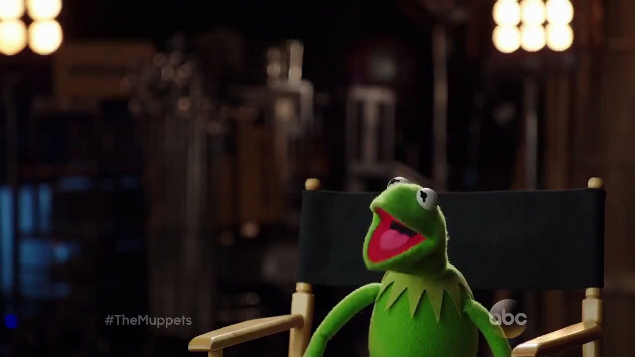 The Muppets (ABC) "Is Miss Piggy a Scandal Gladiator?” Promo HD