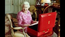 Elizabeth II bat le record de longévité sur le trône britannique